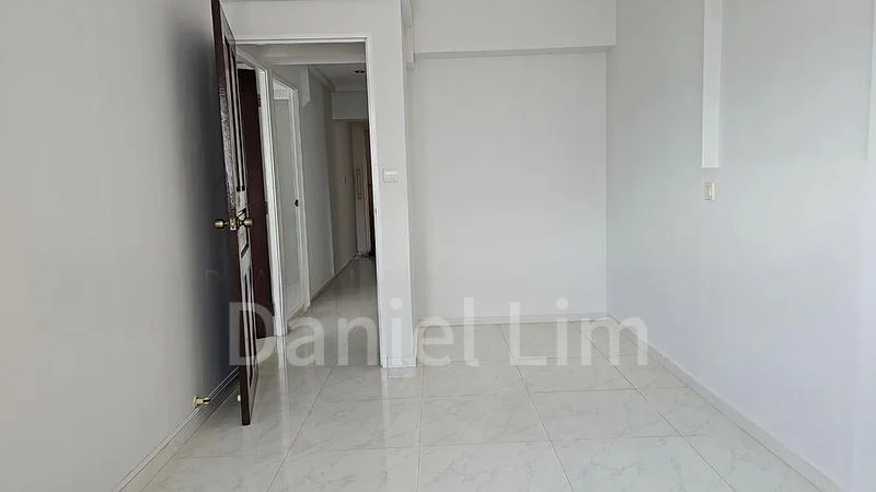 5 Room (5A) HDB for Rent in  387 Bukit Batok West Avenue 5 - Image 2