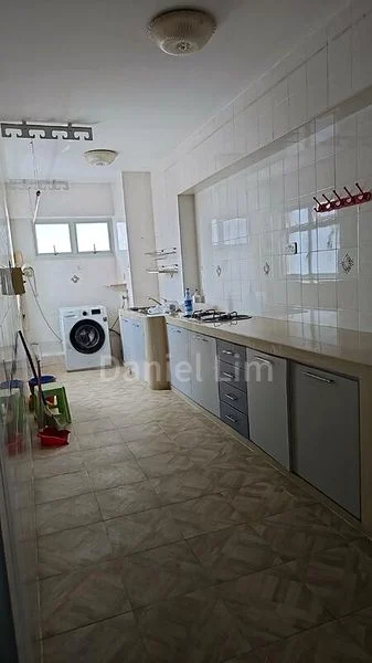 5 Room (5A) HDB for Rent in  387 Bukit Batok West Avenue 5 - Image 5