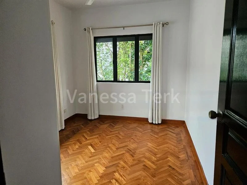 5 Bed Bungalow (Landed) for Rent in  Clementi Park - Image 7