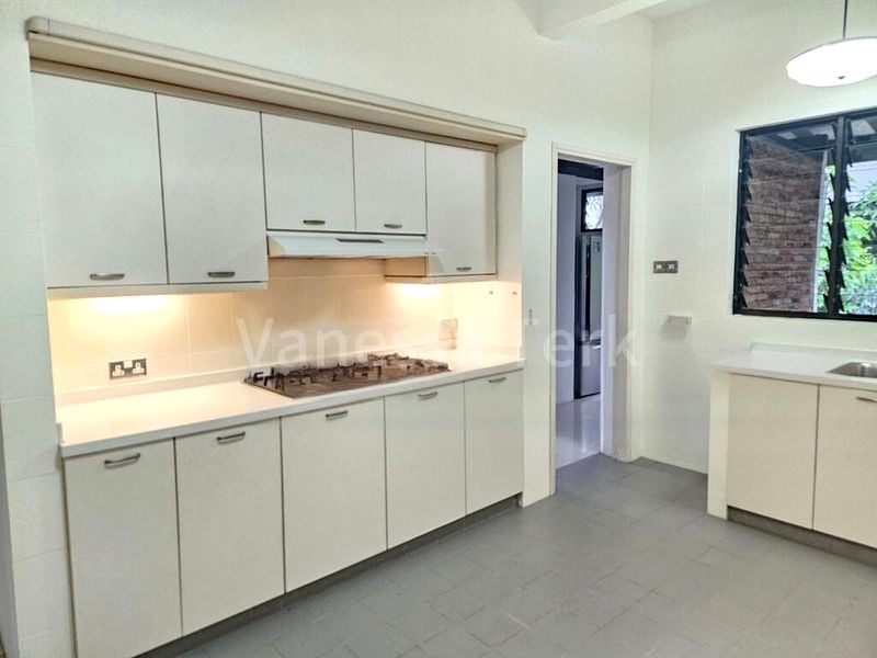 5 Bed Bungalow (Landed) for Rent in  Clementi Park - Image 12