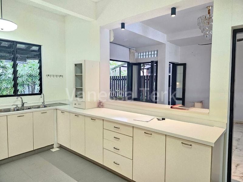 5 Bed Bungalow (Landed) for Rent in  Clementi Park - Image 13