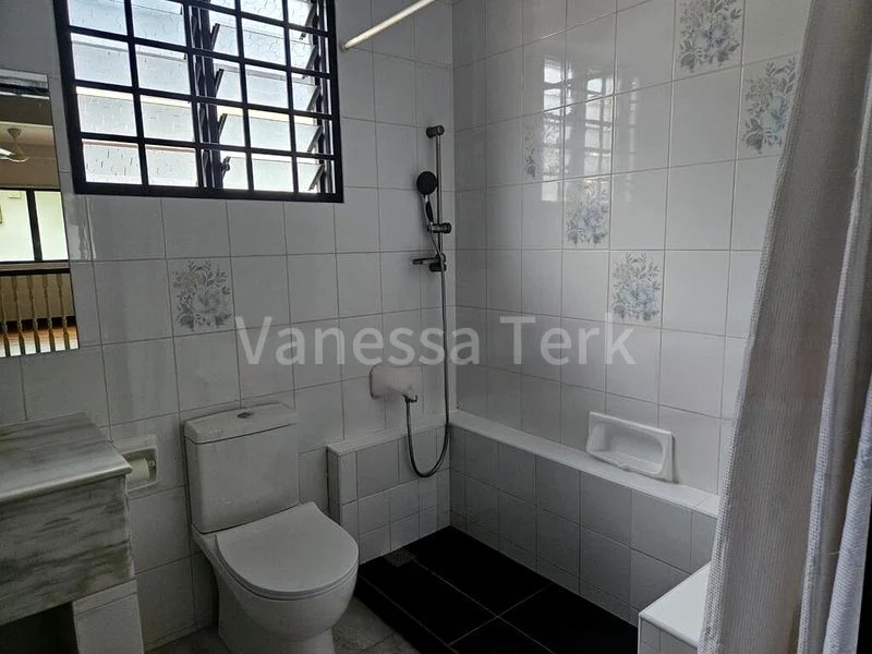 5 Bed Bungalow (Landed) for Rent in  Clementi Park - Image 3