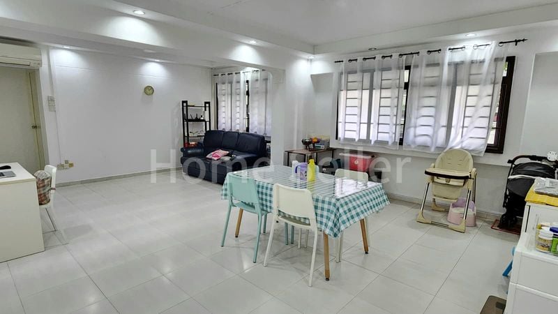 5 Room (5I) HDB for Sale in 403 Admiralty Link - Image 4