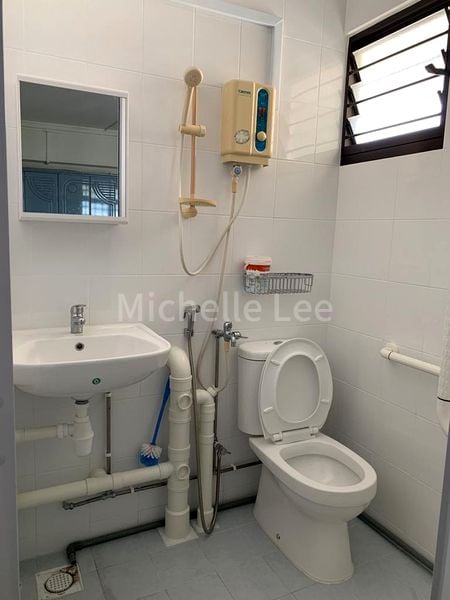 Master Room (HDB) for Rent in 429 Ang Mo Kio Avenue 3 - Image 5