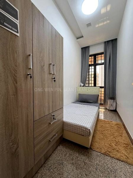 Common Room (Condo) for Rent in  Dover Parkview - Image 3