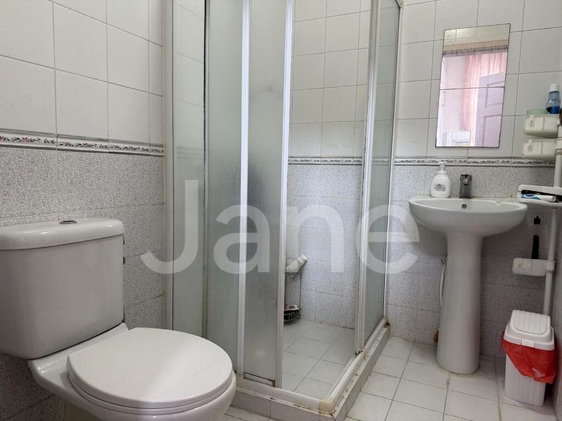 5 Bed Semi-Detached House (Landed) for Sale in Burgundy Hill - Image 3