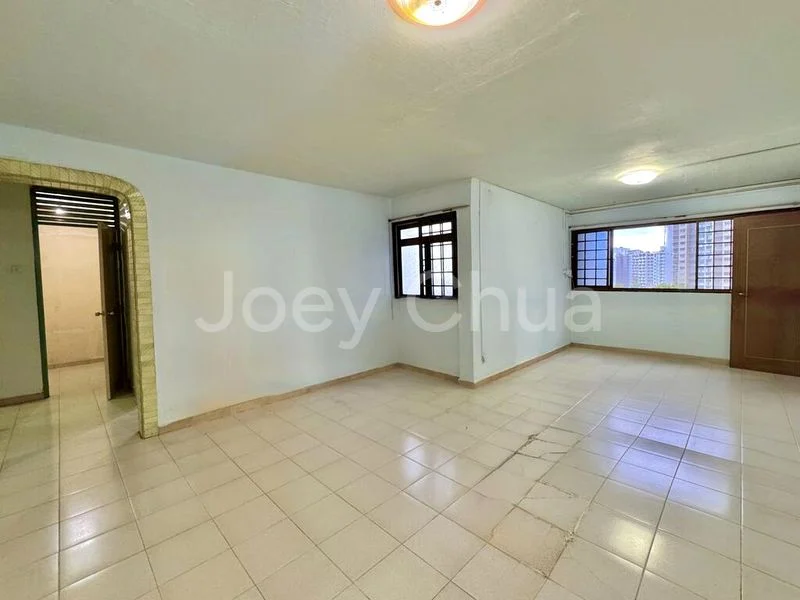 4 Room (4NG) HDB for Sale in 217 Bukit Batok Street 21 - Image 6