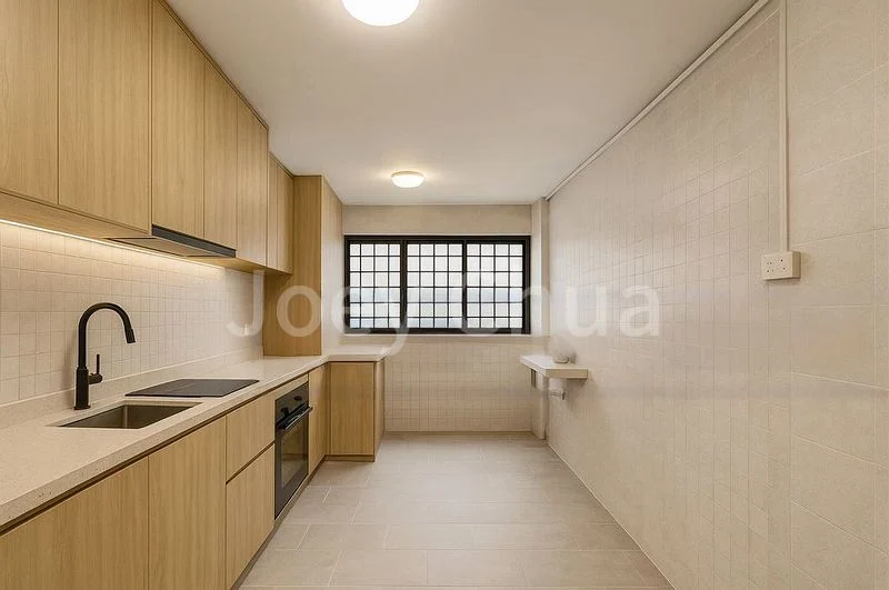 4 Room (4NG) HDB for Sale in 217 Bukit Batok Street 21 - Image 2
