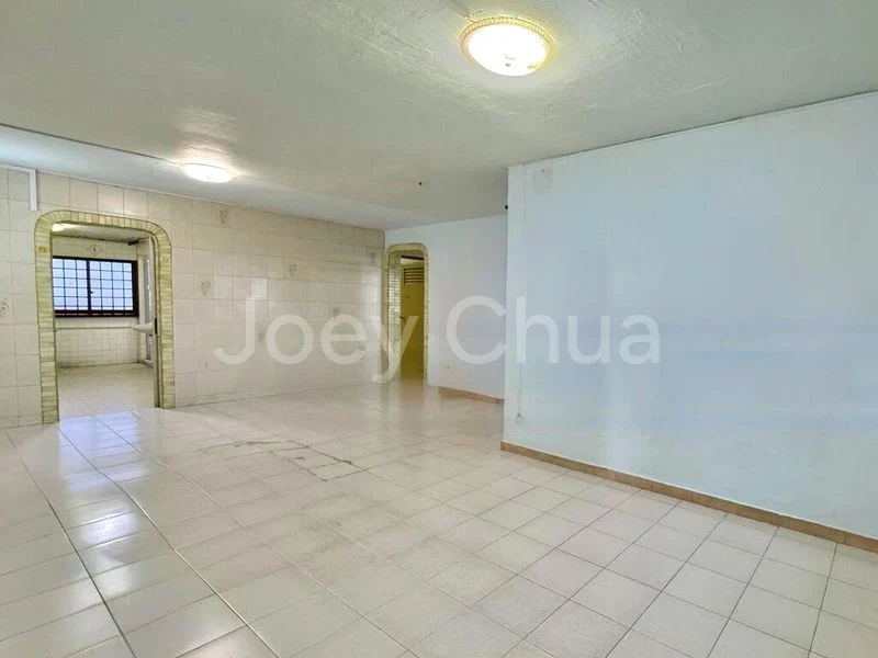 4 Room (4NG) HDB for Sale in 217 Bukit Batok Street 21 - Image 5