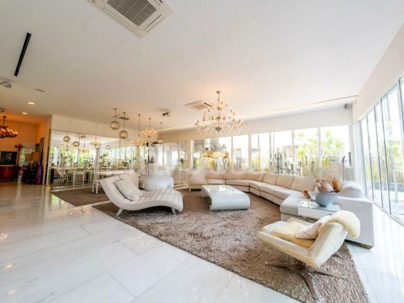 6 Bed Bungalow (Landed) for Sale in  Woo Mon Chew Road - Image 11