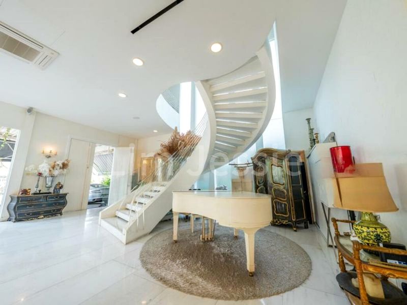 6 Bed Bungalow (Landed) for Sale in  Woo Mon Chew Road - Image 10