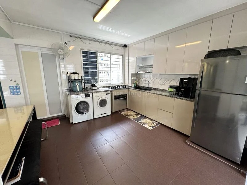 5 Room (5I) HDB for Sale in  567 Pasir Ris Street 51 - Image 3