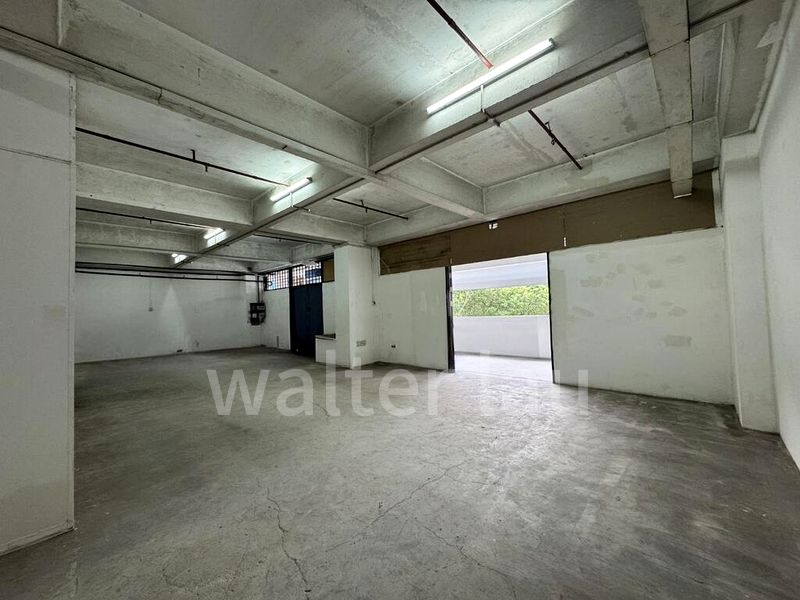 Light Industrial (B1) for Rent: Ruby Industrial Complex - Image 11