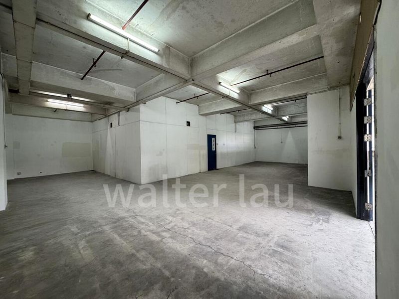 Light Industrial (B1) for Rent: Ruby Industrial Complex - Image 9