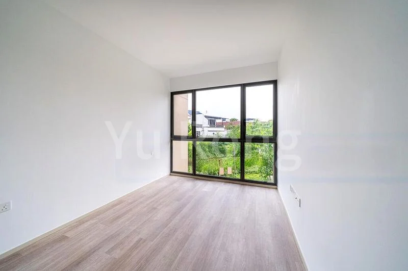 2 Bed Condo for Sale in The Watergardens At Canberra - Image 9