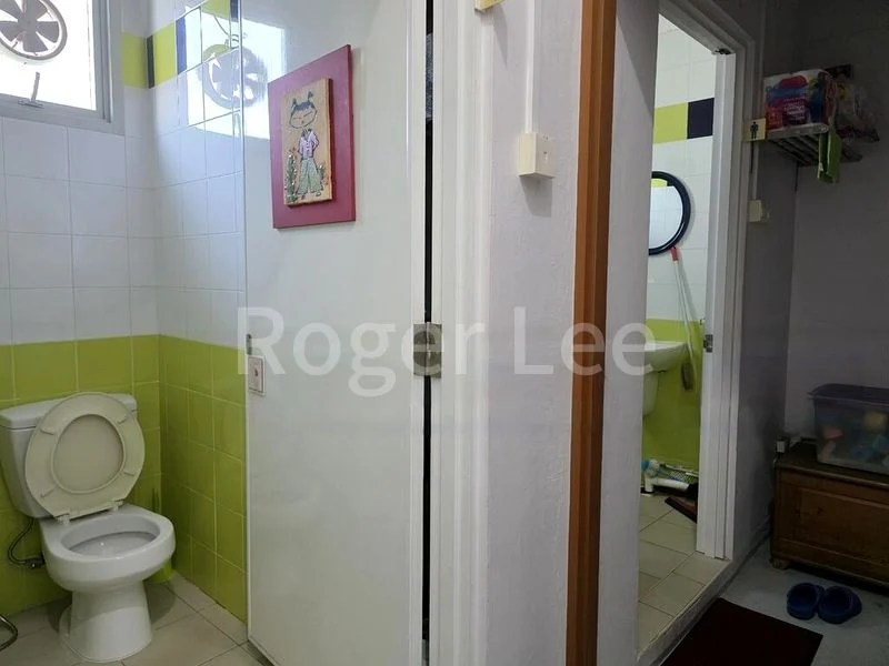 Light Industrial (B1) for Sale: Prestige Centre - Image 4