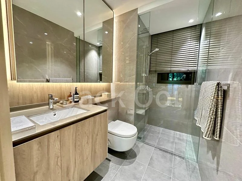 3 Bed Condo for Sale in Pinetree Hill - Image 4