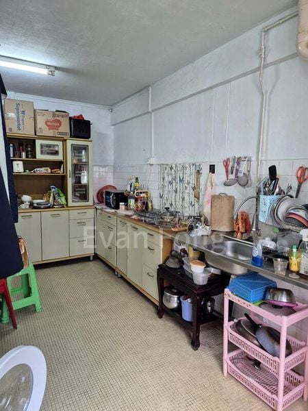 3 Room (3NG) HDB for Rent in  214 Jurong East Street 21 - Image 4