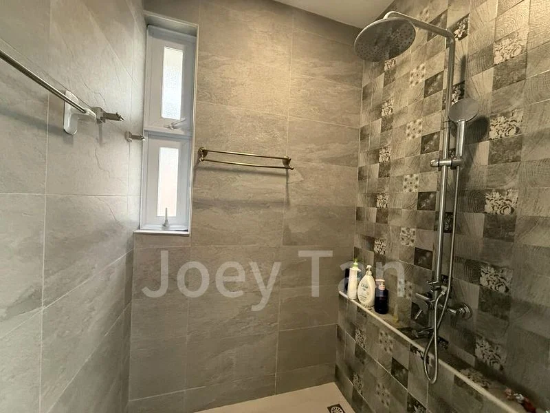 6 Bed Semi-Detached House (Landed) for Sale in Springleaf Garden Estate - Image 10