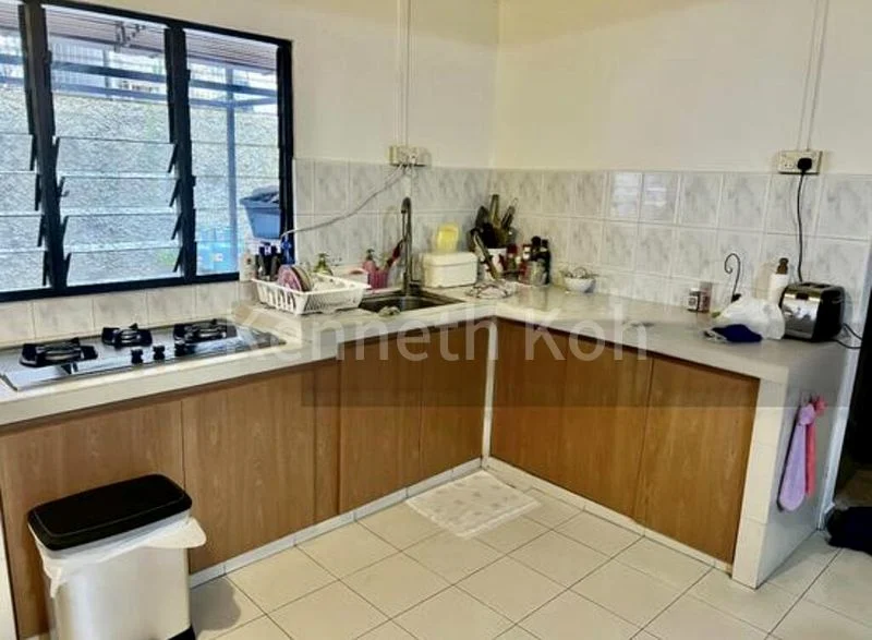 6 Bed Semi-Detached House (Landed) for Rent in  Ban Guan Park - Image 7