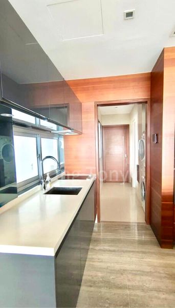 4 Bed Condo for Rent in  The Orchard Residences - Image 6