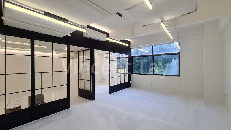 Office for Rent: Manhattan House - Image 1