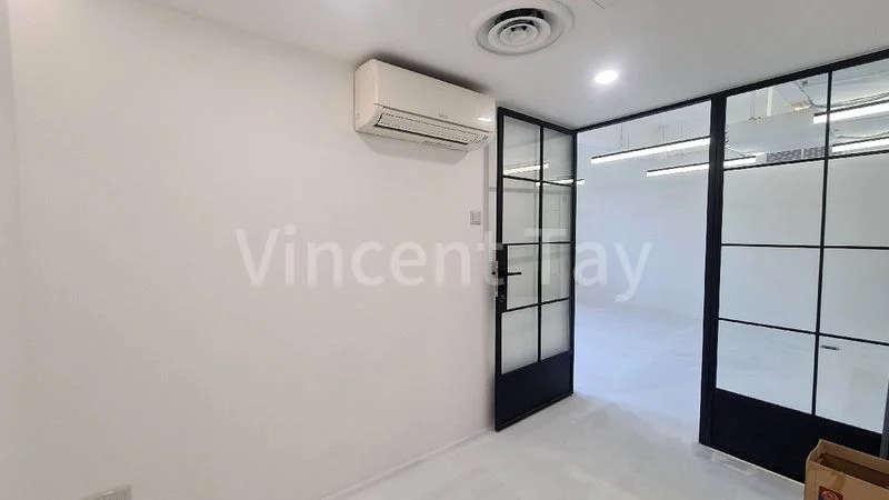 Office for Rent: Manhattan House - Image 3