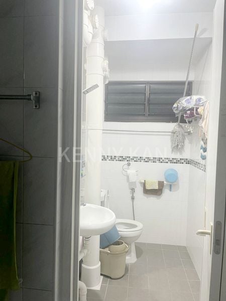 Common Room (HDB) for Rent in  202 Tampines Street 21 - Image 4