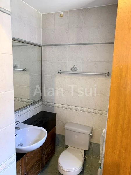 Master Room (Landed) for Rent in  Niven Road - Image 4