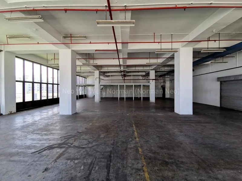 Light Industrial (B1) for Rent: Sindo Industrial Building - Image 7