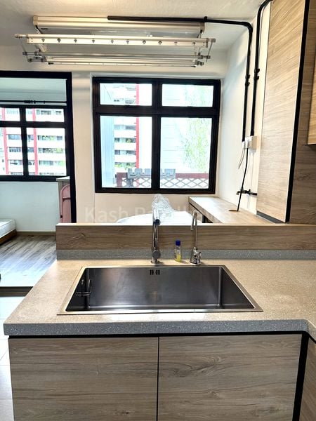 3 Room (3I) HDB for Rent in  128 Bukit Merah View - Image 6