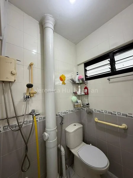 Common Room (HDB) for Rent in  209 Ang Mo Kio Avenue 3 - Image 7