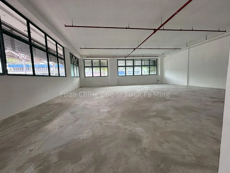 Light Industrial (B1) for Rent: B1 Ground Floor, Fully Fitted with Lighting & Aircon @ Ang Mo Kio - Image 2
