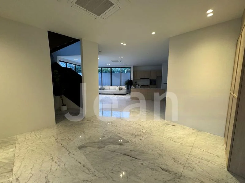 6 Bed Corner Terrace (Landed) for Sale in  Kembangan Court - Image 1