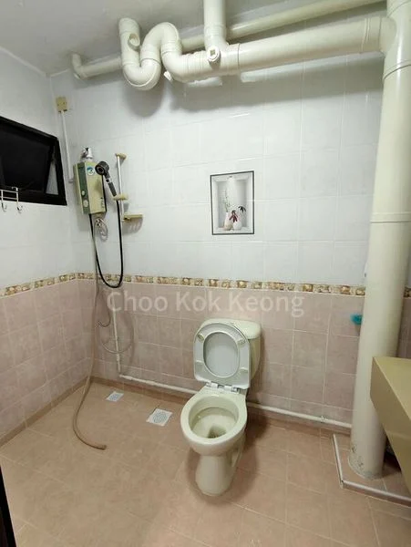Executive HDB for Rent in  357B Admiralty Drive - Image 9