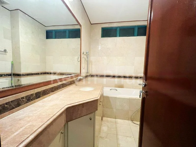 7 Bed Terraced House (Landed) for Rent in Kew Vale - Image 7