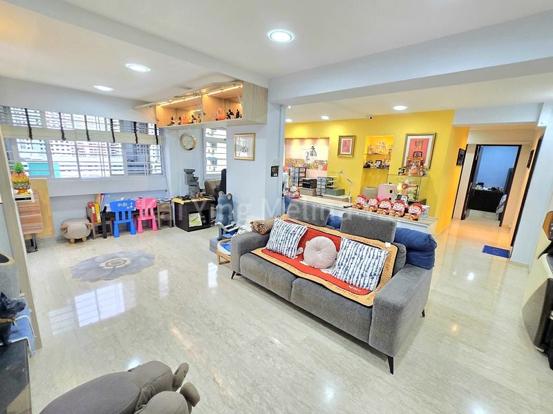 5 Room (5A) HDB for Sale in 135 Jalan Bukit Merah - Image 2