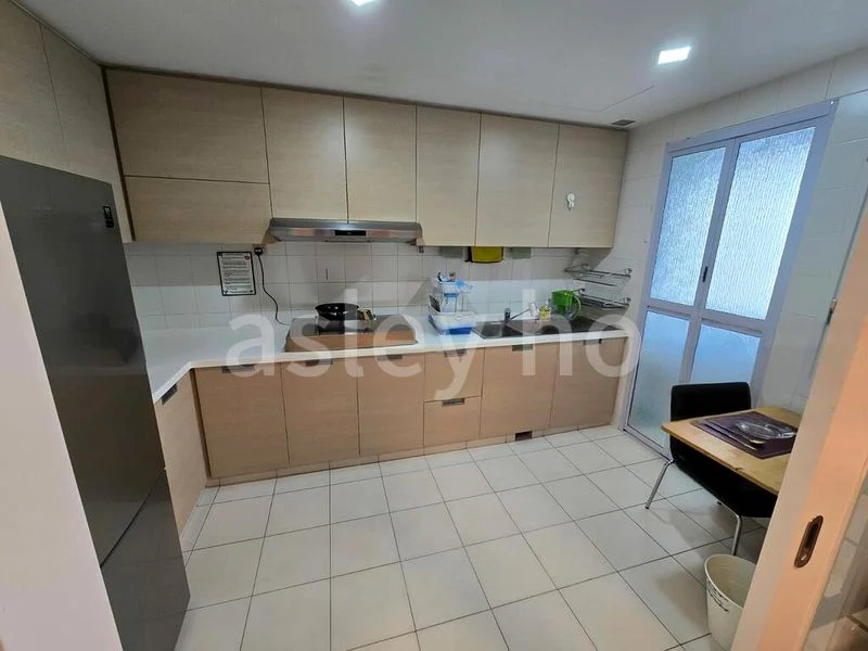 Room (Condo) for Rent in  Nuovo - Image 2