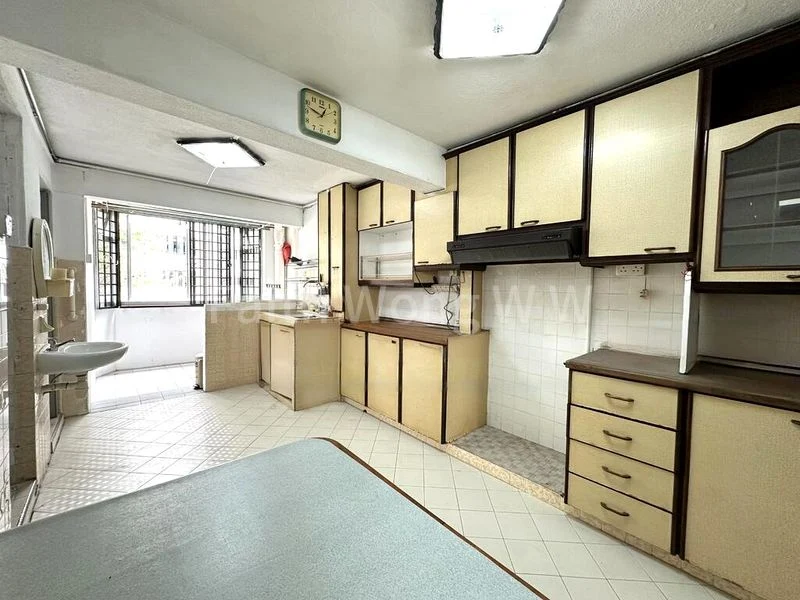 4 Room (4I) HDB for Sale in 61 Marine Drive - Image 10
