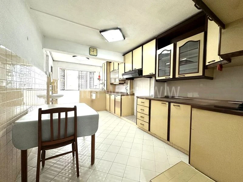 4 Room (4I) HDB for Sale in 61 Marine Drive - Image 8
