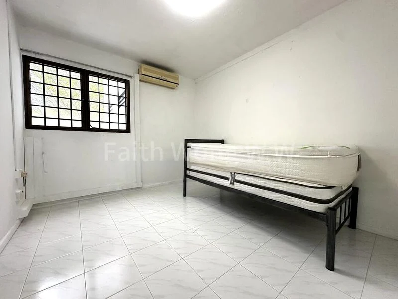 4 Room (4I) HDB for Sale in 61 Marine Drive - Image 3