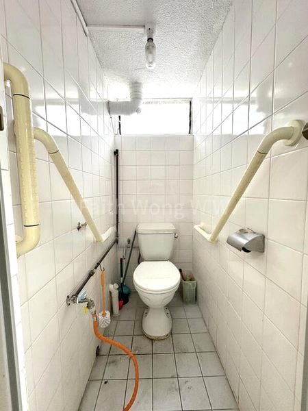 4 Room (4I) HDB for Sale in 61 Marine Drive - Image 7