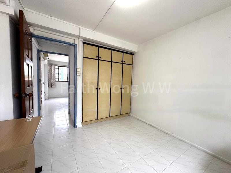 4 Room (4I) HDB for Sale in 61 Marine Drive - Image 4