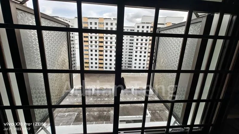 Common Room (HDB) for Rent in  664A Jurong West Street 64 - Image 1