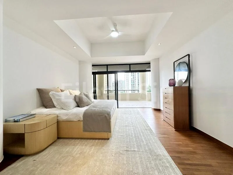 3 Bed Condo for Rent in  The Colonnade - Image 1