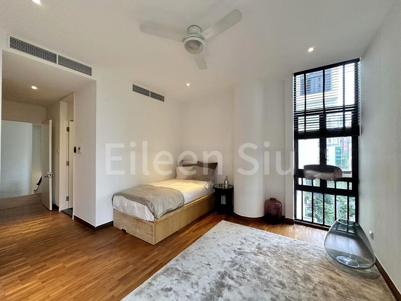 3 Bed Condo for Rent in  The Colonnade - Image 7