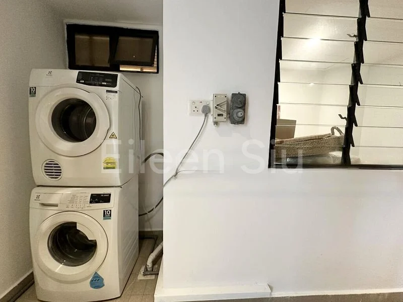 3 Bed Condo for Rent in  The Colonnade - Image 11