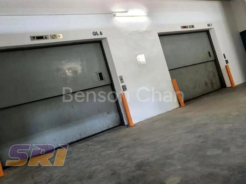 Factory / Workshop (B2) for Rent: Pandan Crescent, High Ceiling - Image 1
