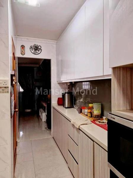 4 Room (4S) HDB for Sale in  527 Hougang Avenue 6 - Image 2