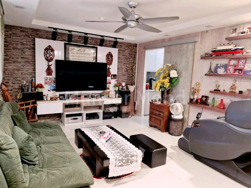 4 Room (4S) HDB for Sale in  527 Hougang Avenue 6 - Image 1